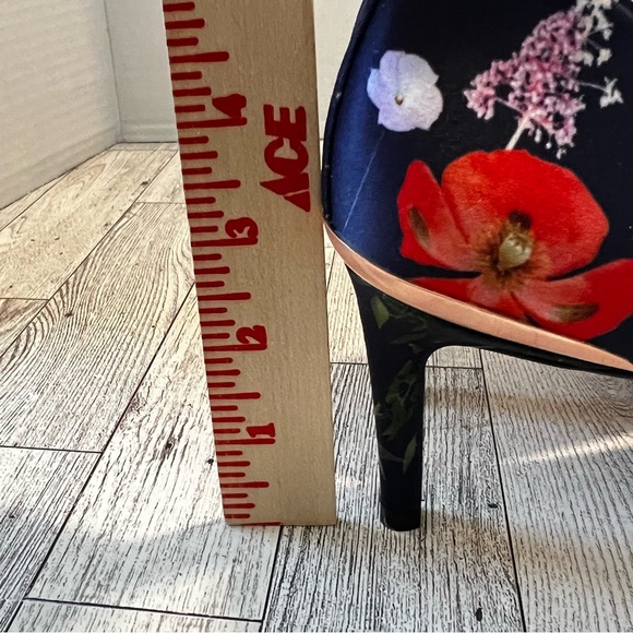 Ted Baker Wishtrip Floral Pointed-toe Satin Pumps Navy Pink Women's 39 US 8.5M - Picture 11 of 11